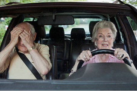 seniors conduire voiture